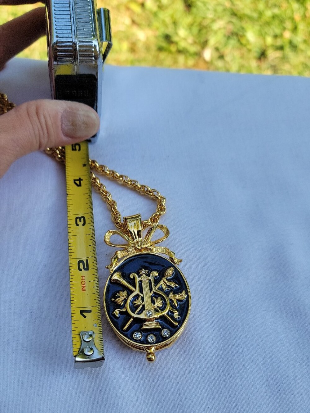 Vintage Nolan Miller Gold-Tone Blue Magnifying Pendant Medallion Necklace - Picture 6 of 8